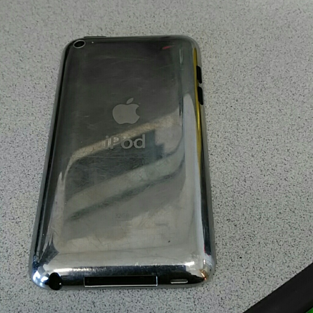 IPod - Picture 2 of 4